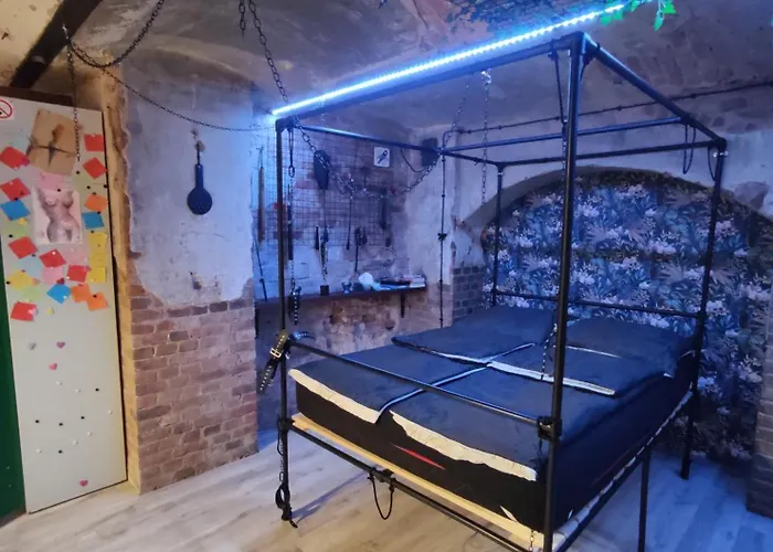 Useme Bdsm - Uwolnij Pragnienia Διαμέρισμα *